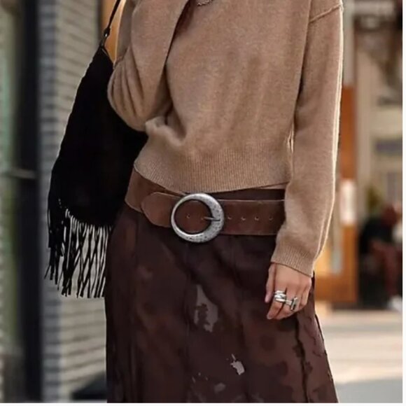 Sold - Picture 3 of 5